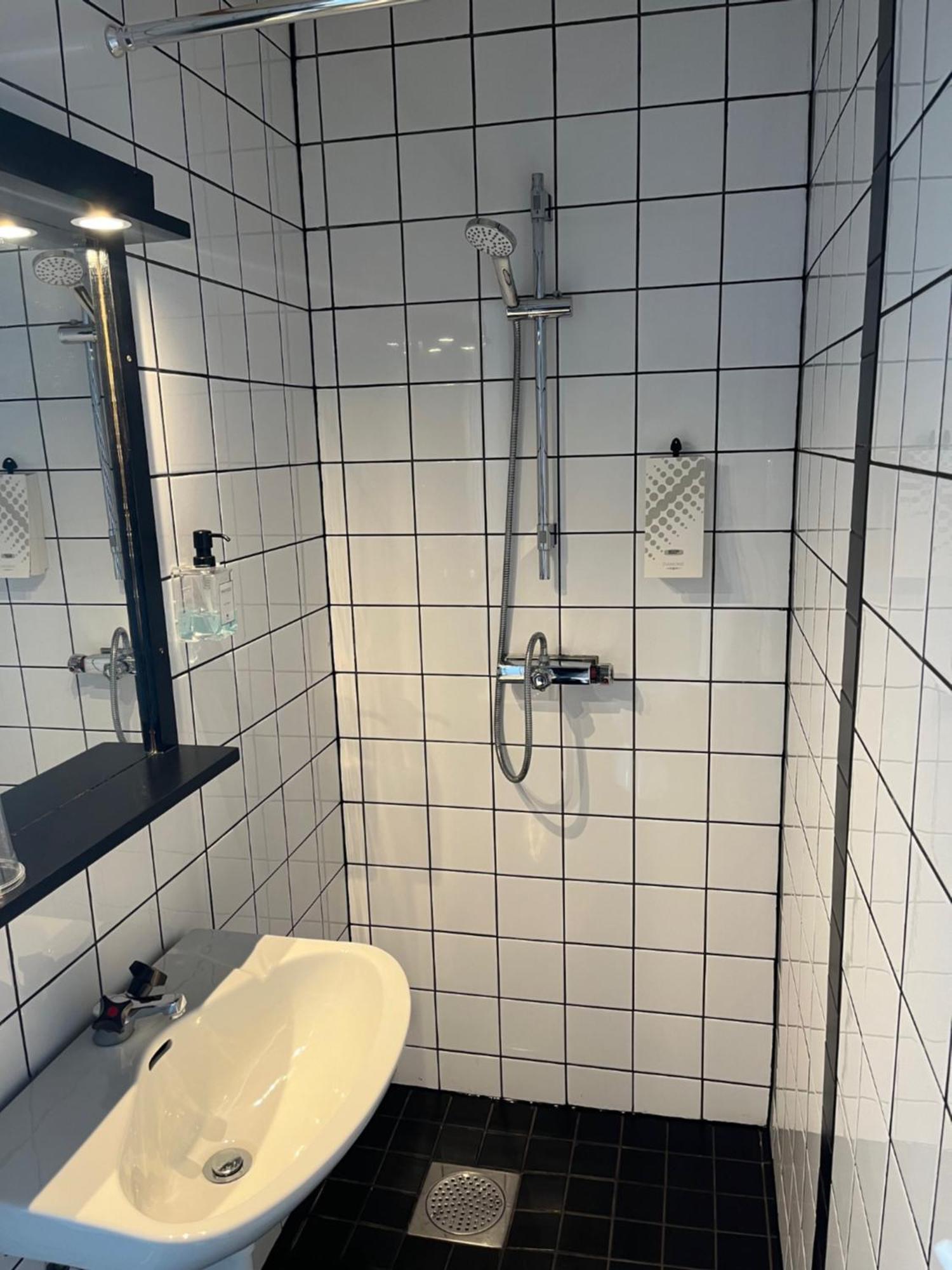 Hotell Fisketangen Kungshamn Bagian luar foto