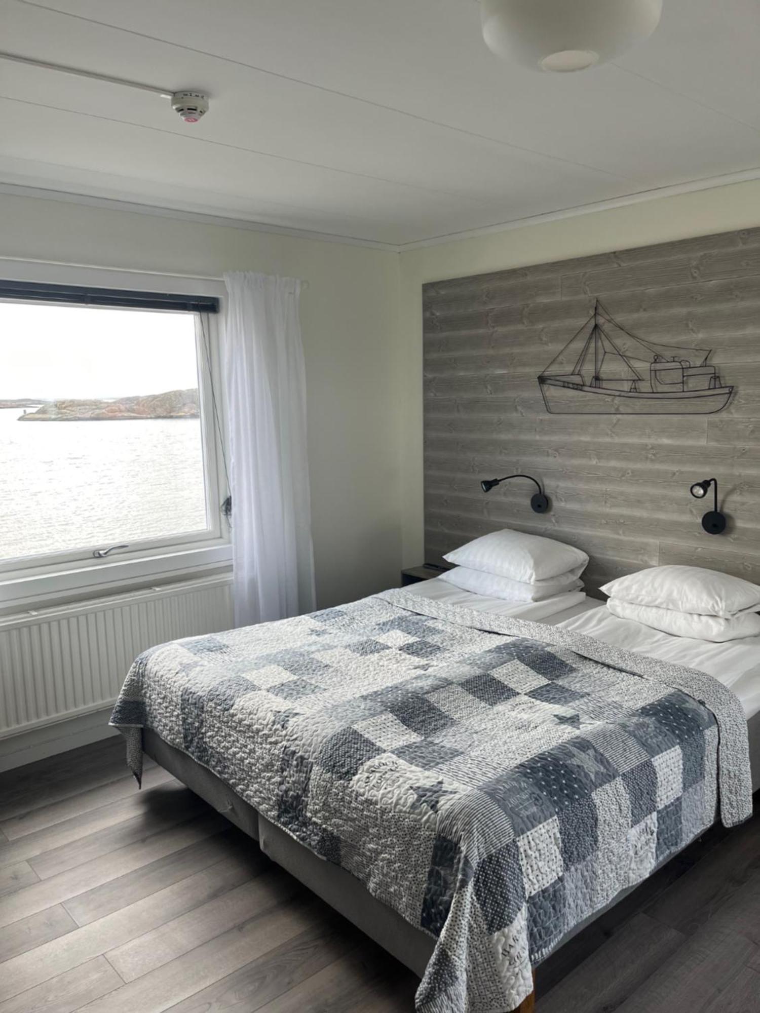Hotell Fisketangen Kungshamn Bagian luar foto